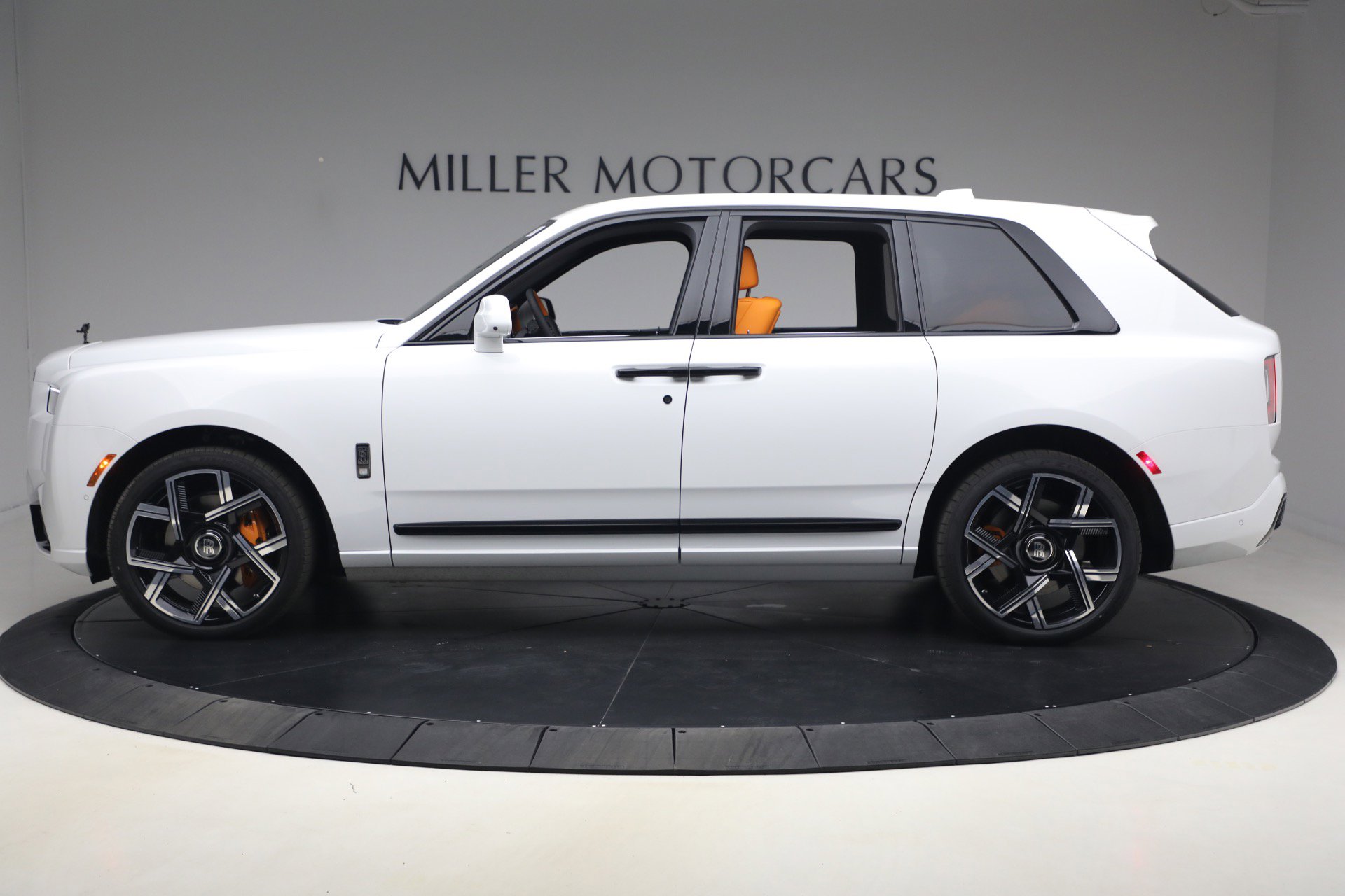 New 2026 Rolls-Royce Cullinan Black Badge image 9