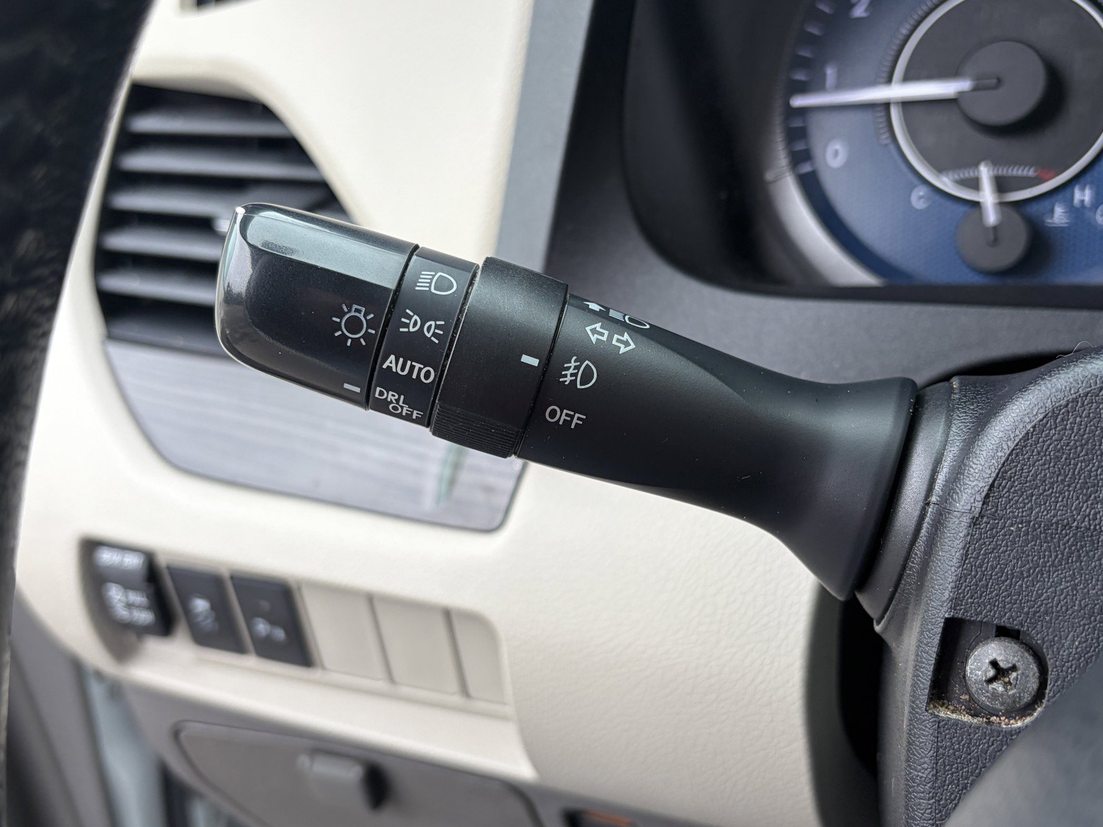 Used 2020 Toyota Sienna XLE w/ XLE Navigation Package AWD/4WD image 26