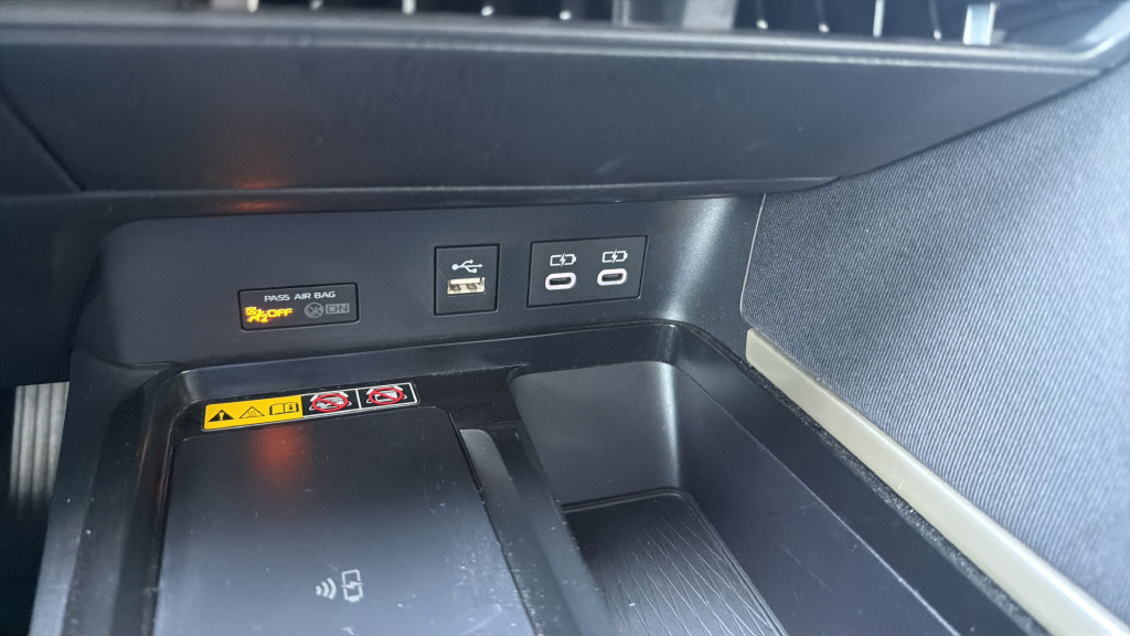 Used 2026 Toyota Camry LE FWD image 25