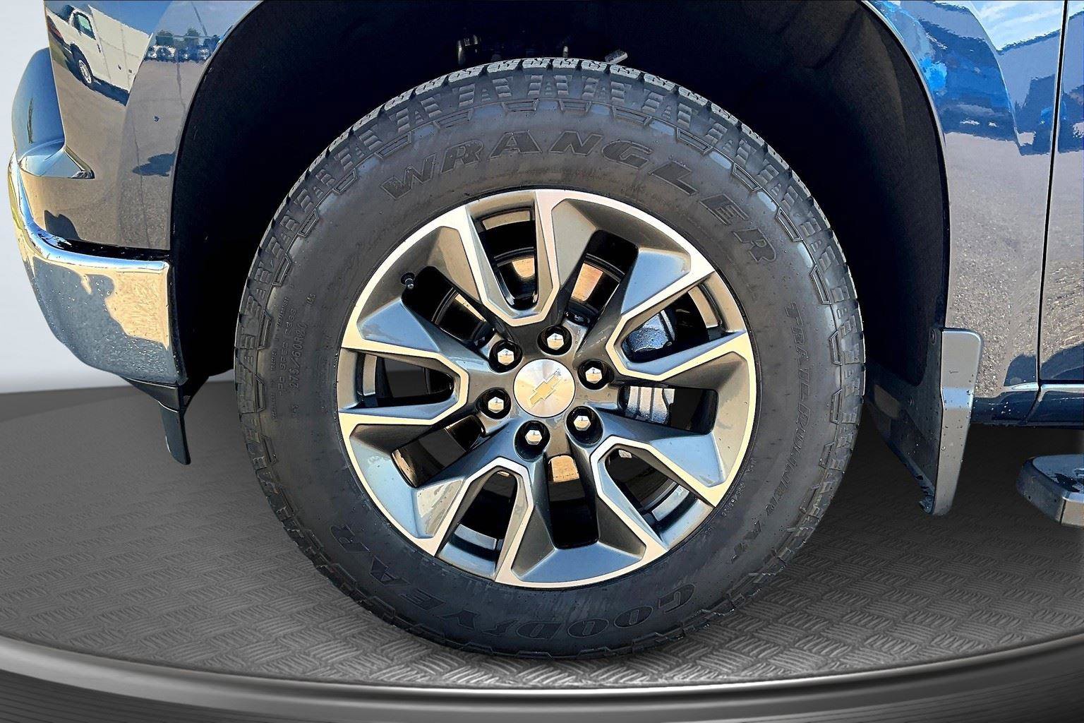 Used 2023 Chevrolet Silverado 1500 LT image 9