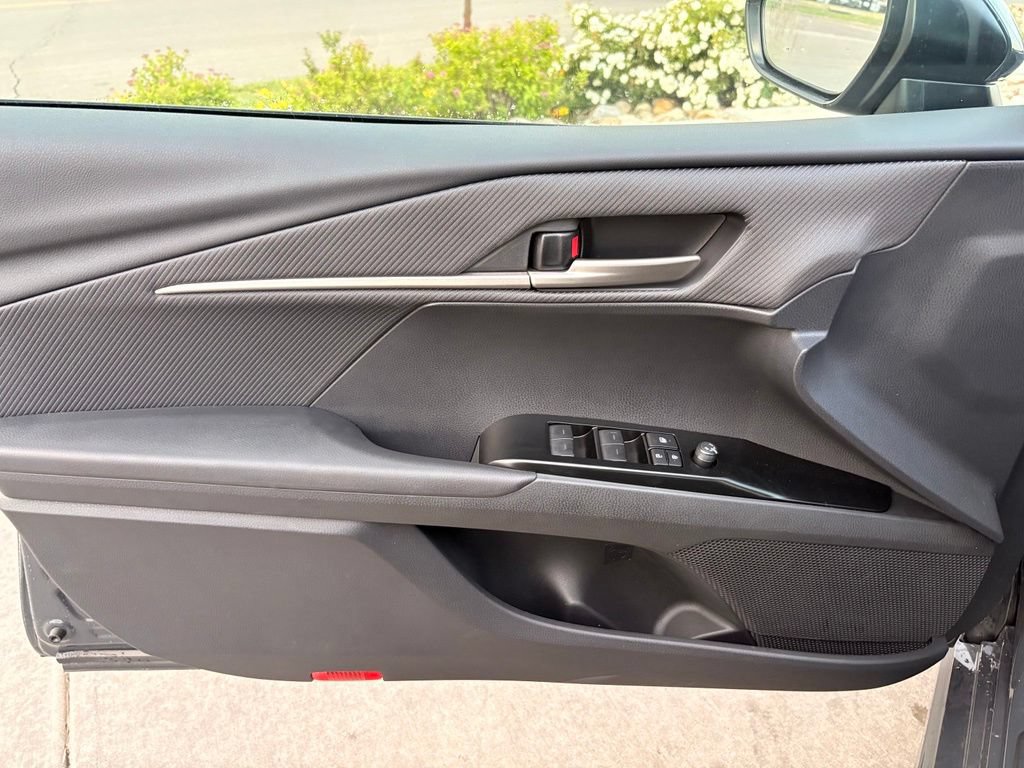 Used 2026 Toyota Camry Hybrid FWD image 9