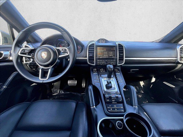 Used 2016 Porsche Cayenne Turbo AWD/4WD image 16