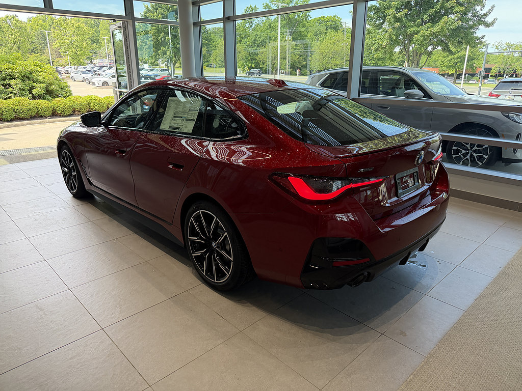 New 2026 BMW 430i xDrive w/ M Sport Package AWD/4WD image 4