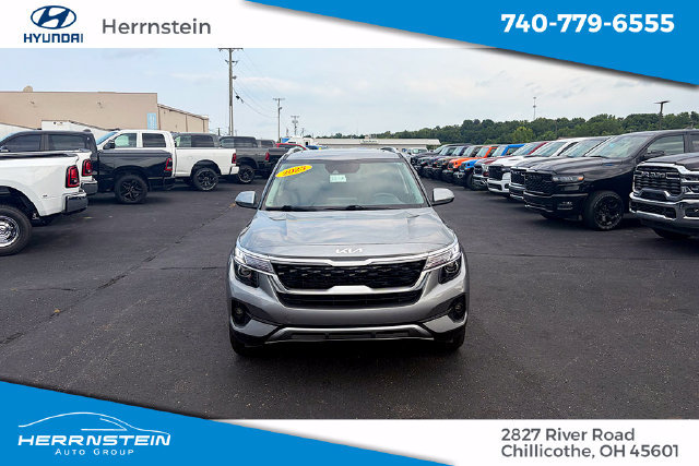 Used 2023 Kia Seltos EX AWD/4WD image 2