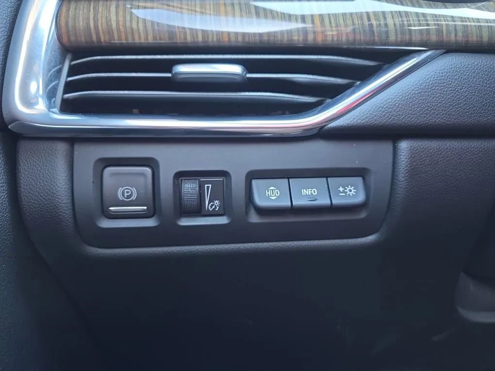 Used 2019 Cadillac XT4 Premium Luxury image 24