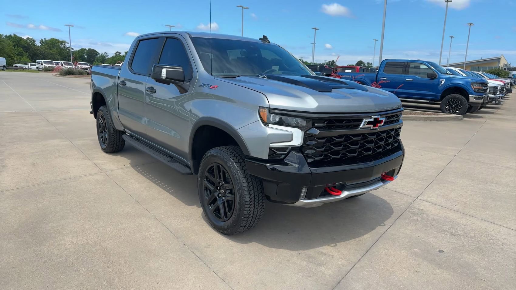 Used 2024 Chevrolet Silverado 1500 ZR2 w/ Technology Package AWD/4WD image 3