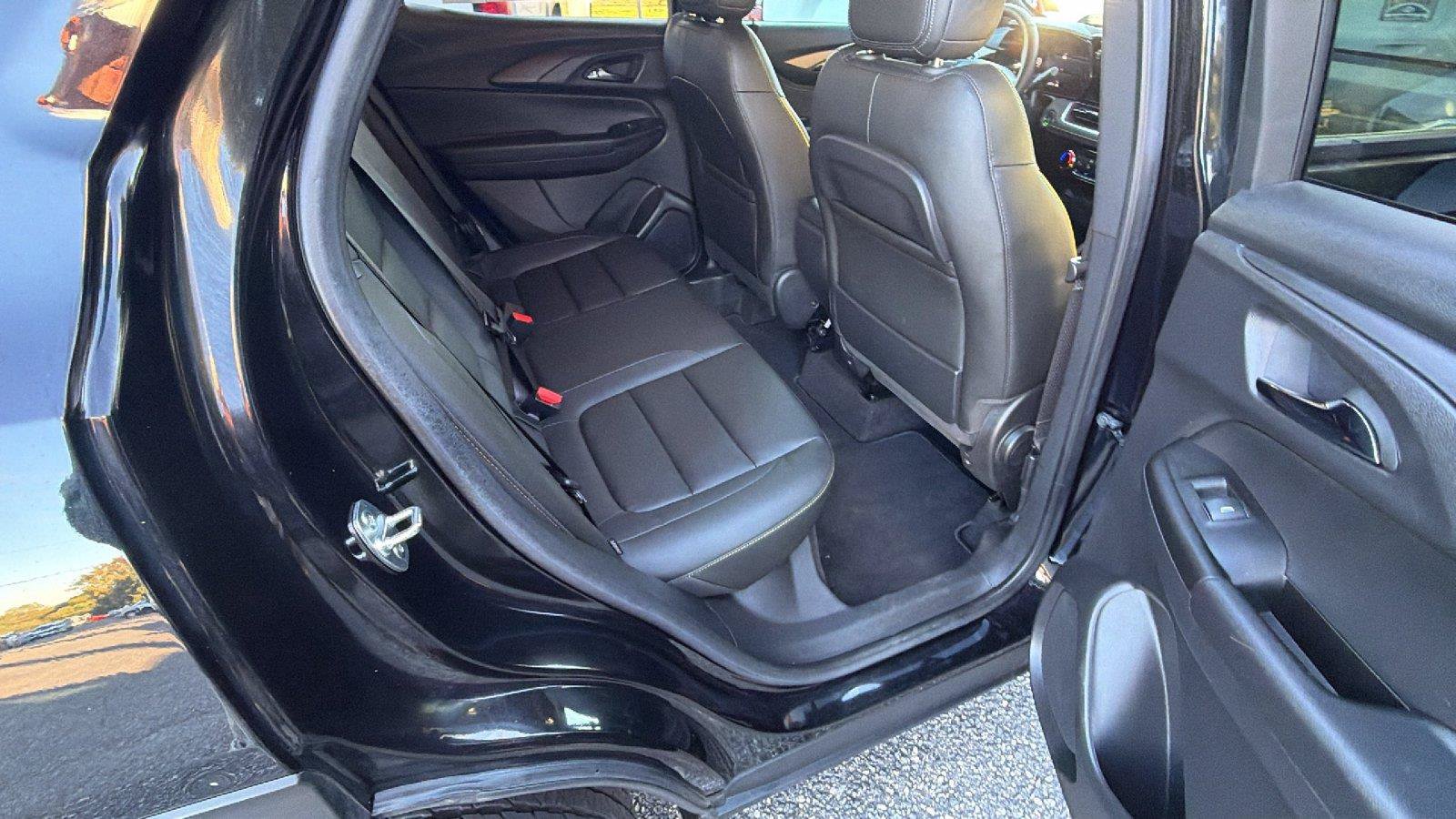 Used 2024 Chevrolet TrailBlazer ACTIV w/ Driver Confidence Package FWD image 21