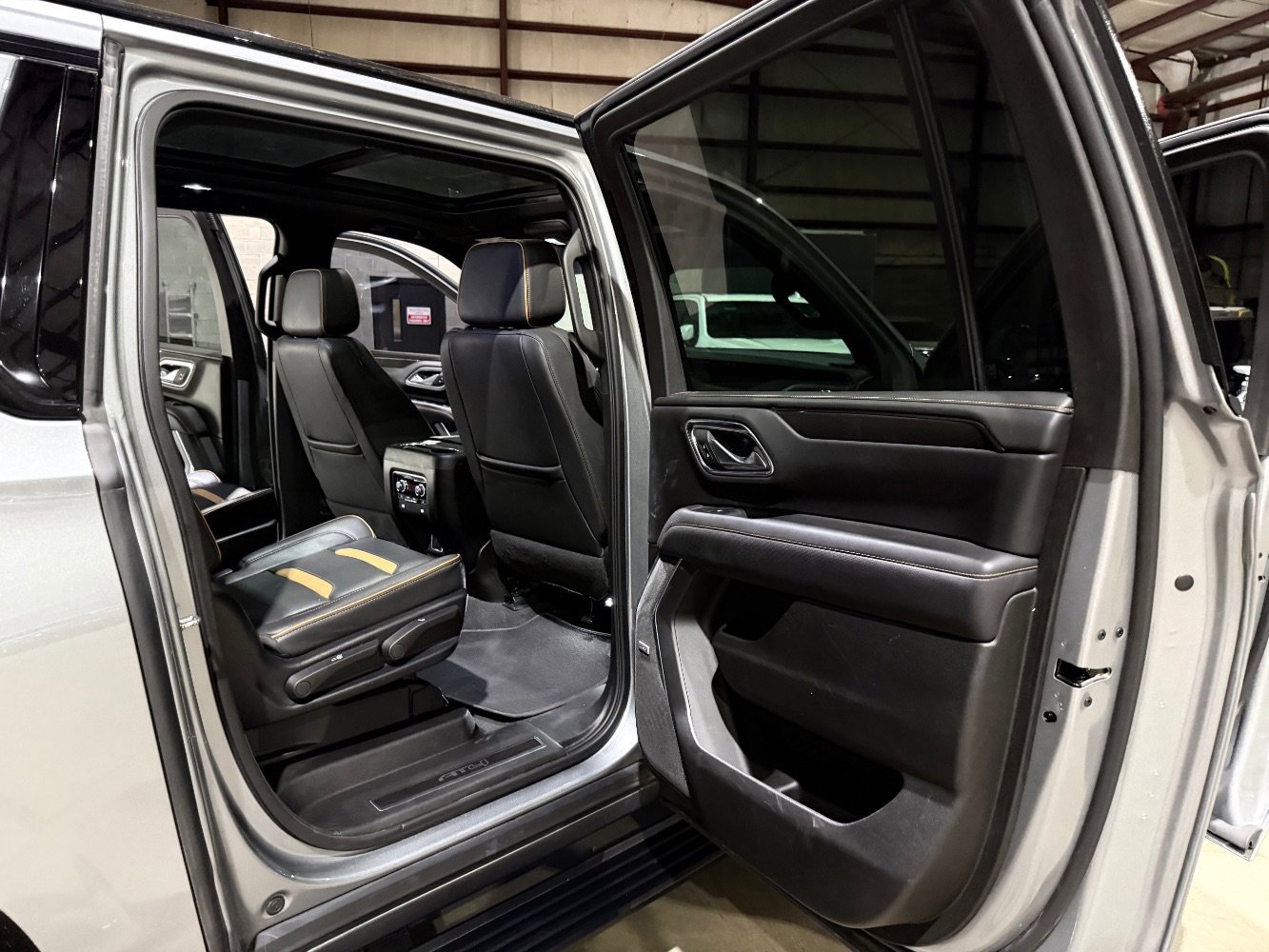 Used 2023 GMC Yukon XL AT4 w/ AT4 Premium Package AWD/4WD image 21