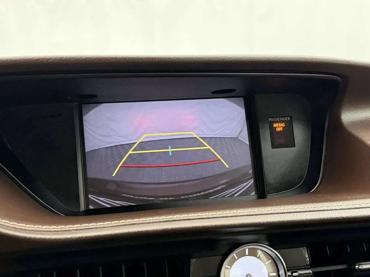 Used 2018 Lexus ES 300h w/ Luxury Package FWD image 19