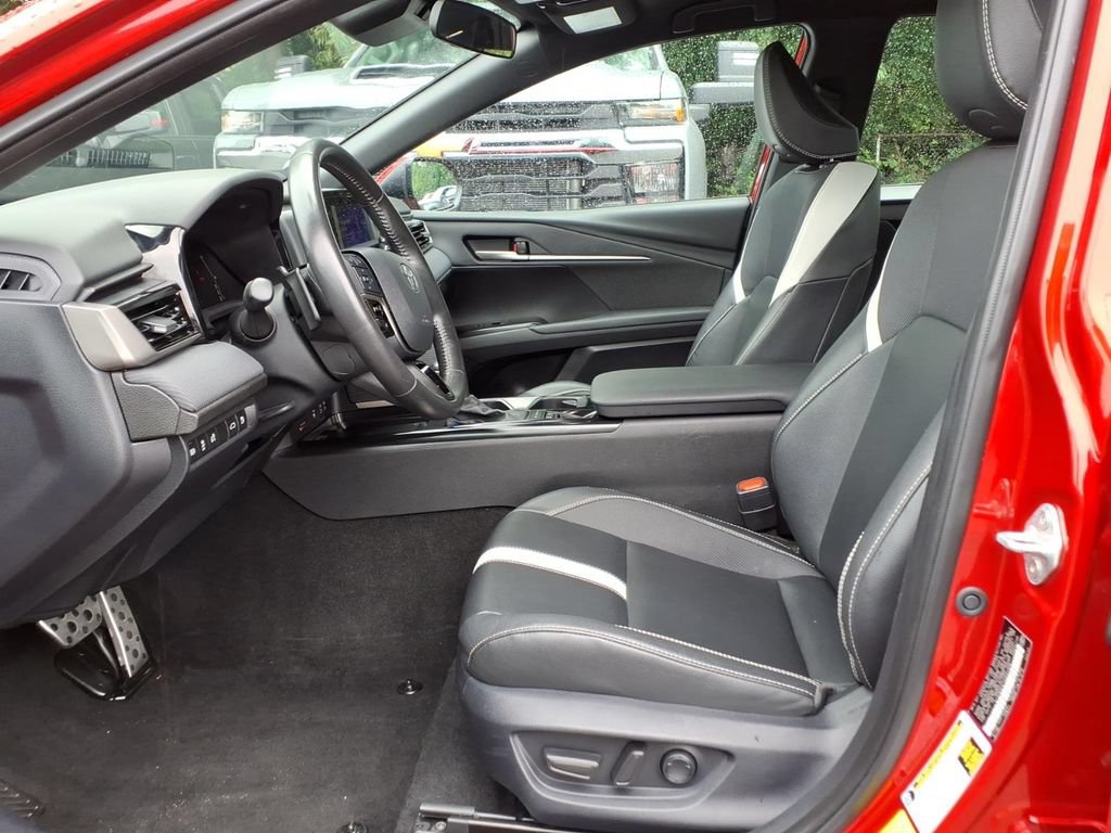 Used 2025 Toyota Camry SE FWD image 12