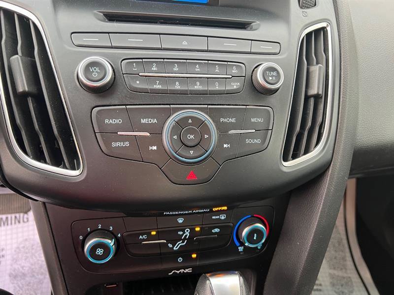 Used 2015 Ford Focus SE w/ Equipment Group 201A FWD image 26