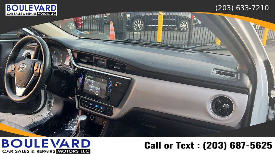 Used 2017 Toyota Corolla LE w/ LE Premium Package w/Moonroof image 25