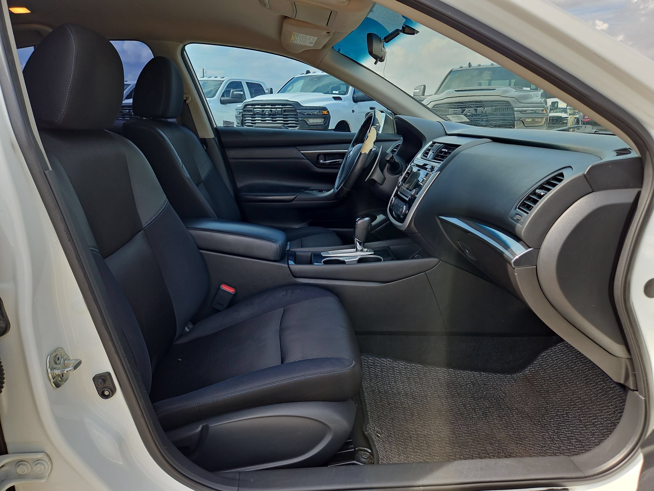 Used 2018 Nissan Altima 2.5 SR FWD image 27