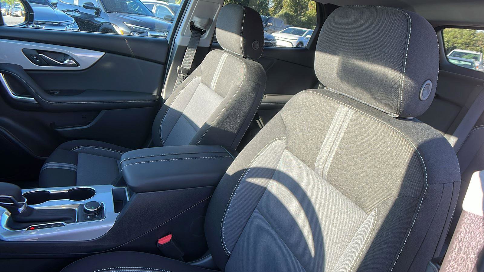 New 2025 Chevrolet Blazer LT w/ Midnight/Sport Edition FWD image 15