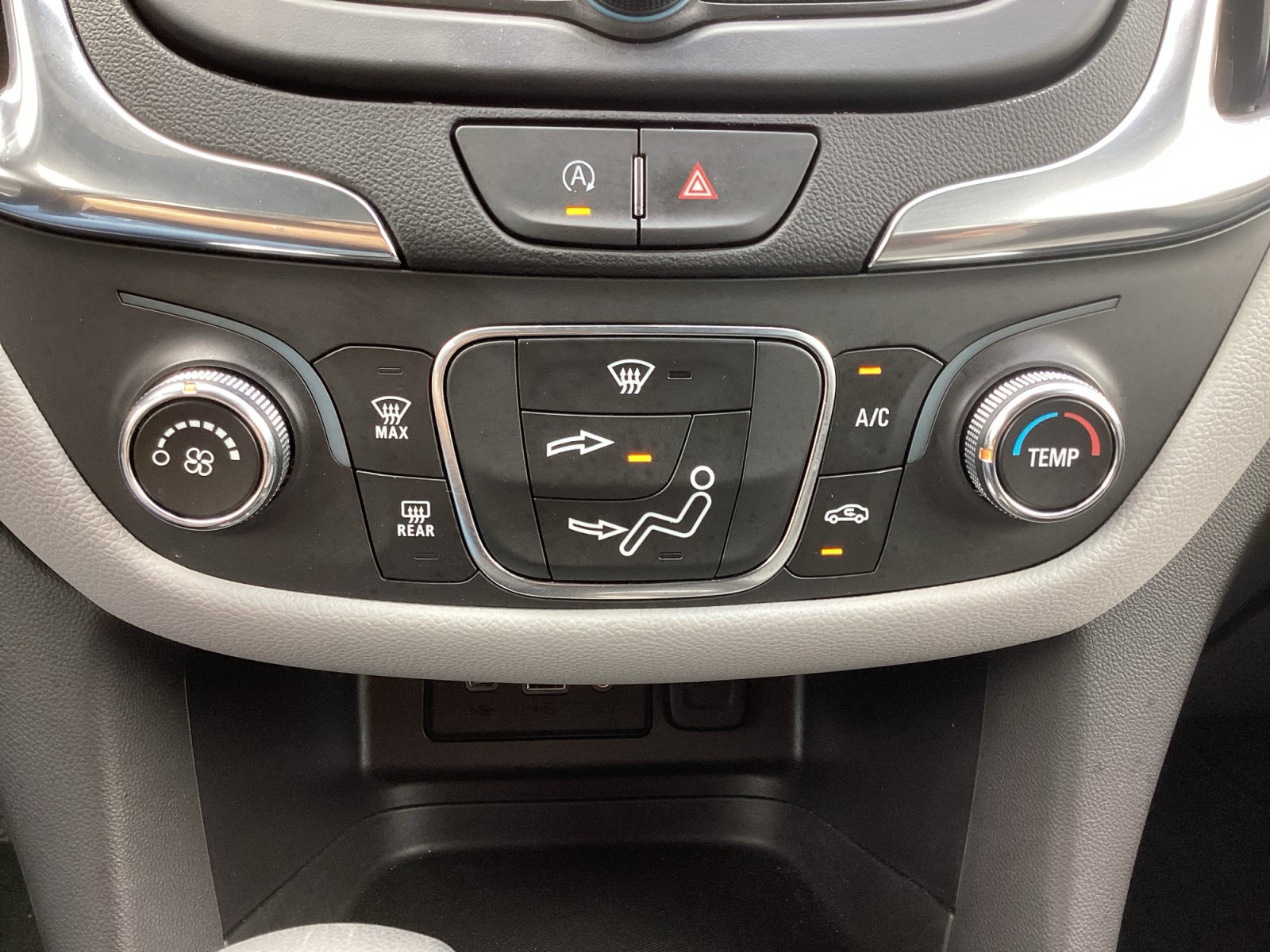 Used 2024 Chevrolet Equinox LS w/ LS Convenience Package AWD/4WD image 21