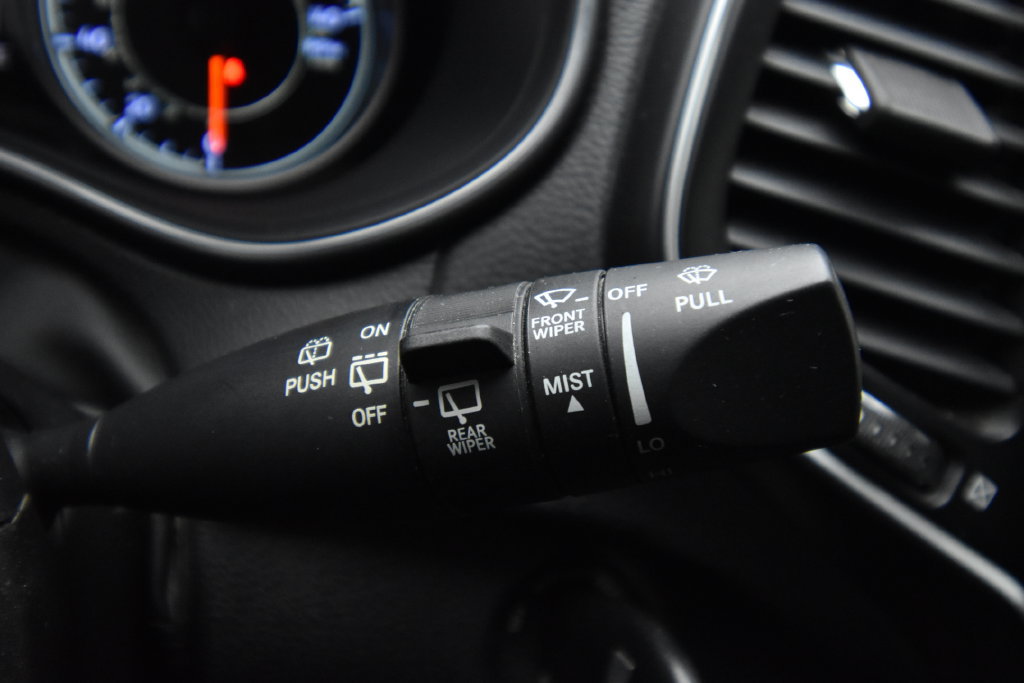 Used 2020 Jeep Cherokee Latitude FWD image 29