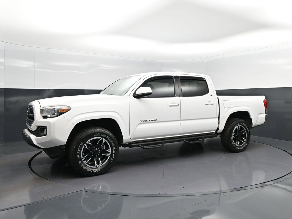 Used 2016 Toyota Tacoma SR5 w/ Towing Package RWD image 3