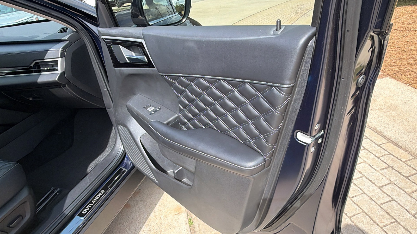 Used 2022 Mitsubishi Outlander SEL image 18