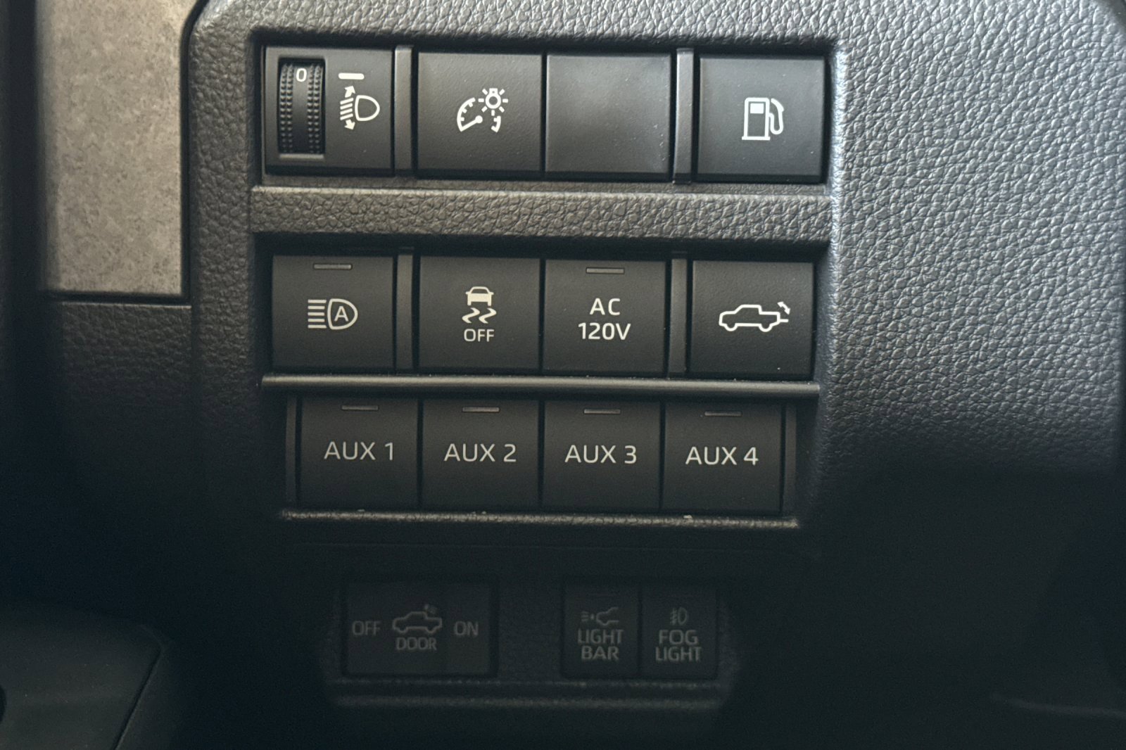 Certified 2025 Toyota Tacoma Trailhunter image 32