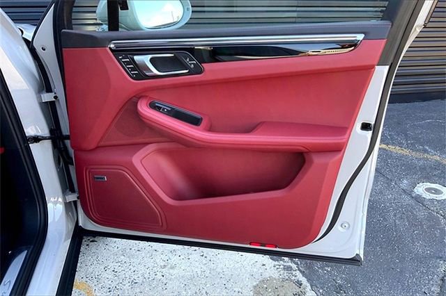 Certified 2026 Porsche Macan S image 28