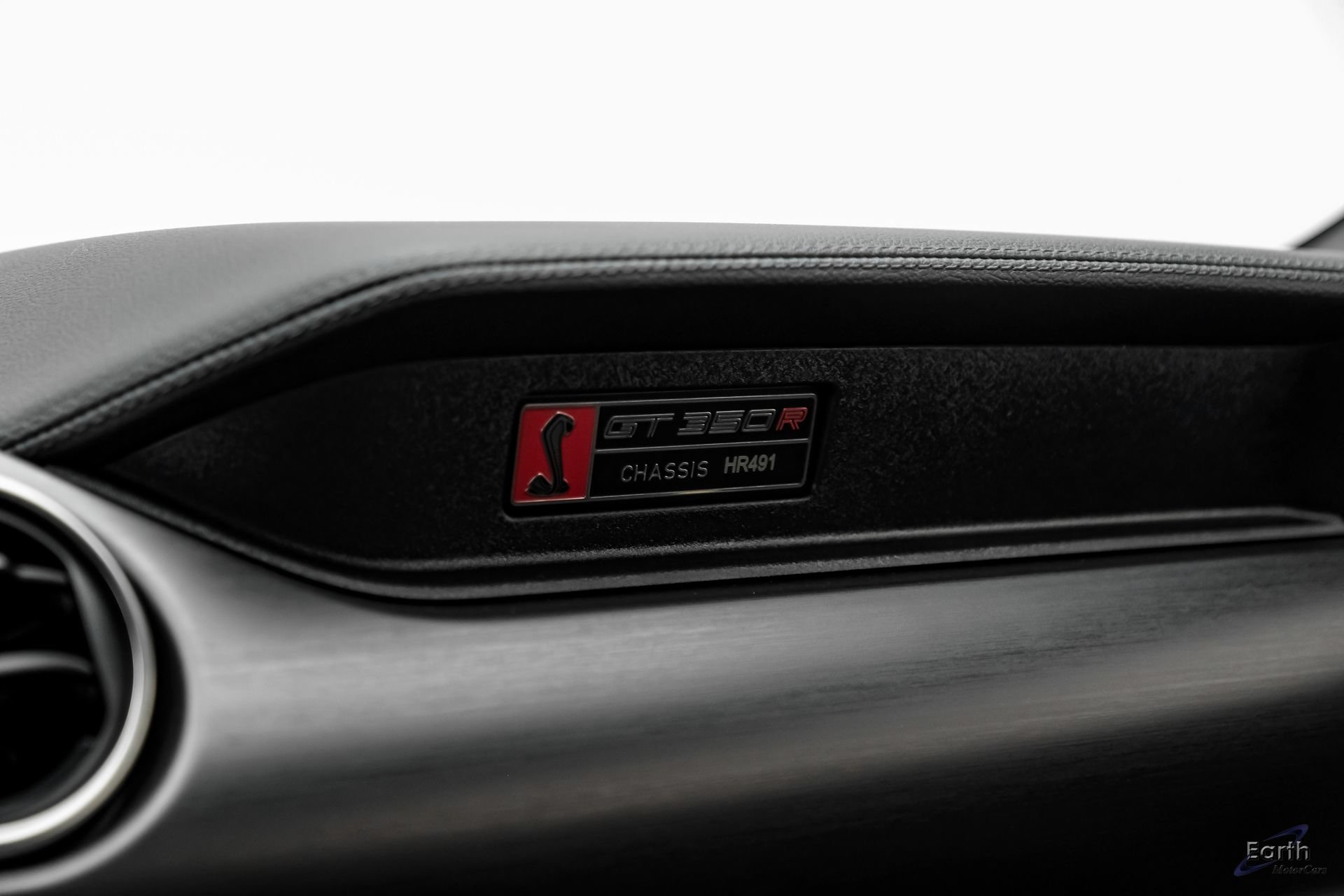 Used 2017 Ford Mustang Shelby GT350R w/ GT350R Equipment Group 920A RWD image 71
