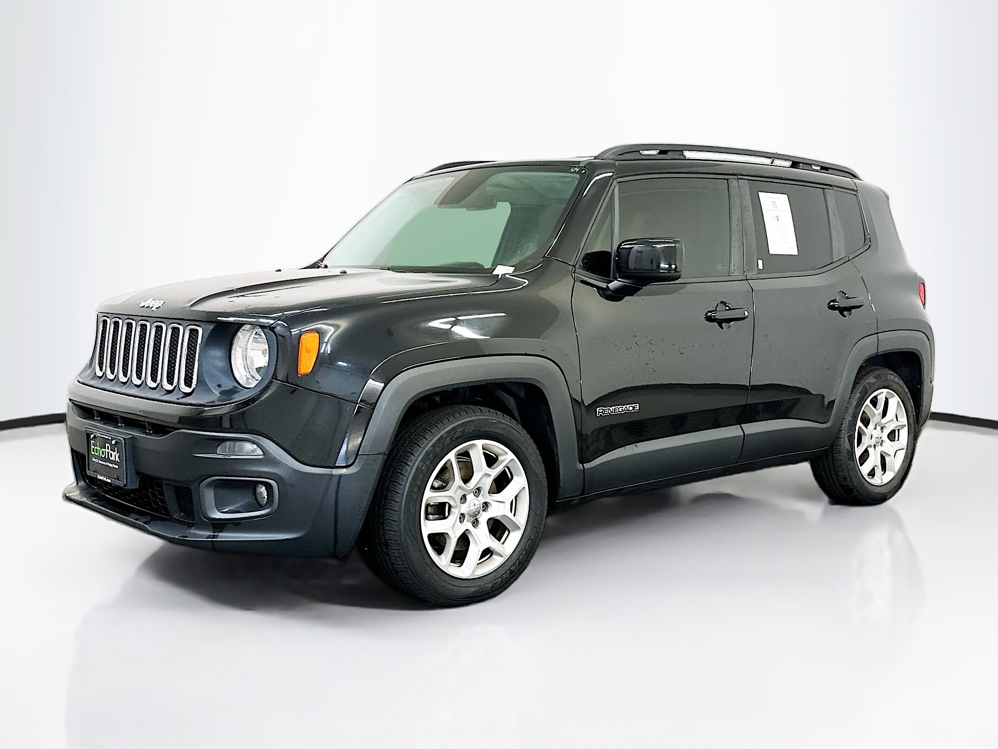 Used 2015 Jeep Renegade Latitude FWD image 3