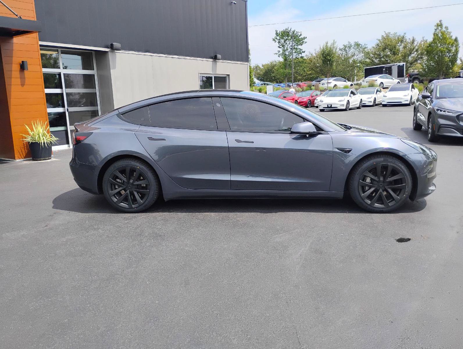 Used 2021 Tesla Model 3 Standard Range Plus RWD image 8