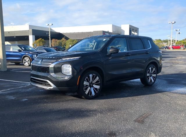 New 2026 Mitsubishi Outlander SE FWD image 2