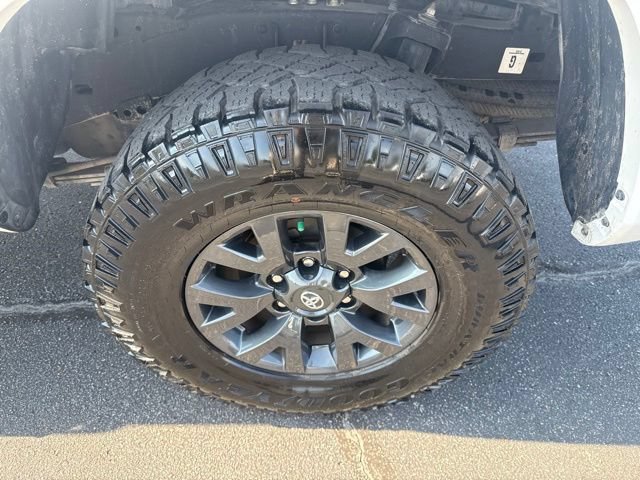 Used 2023 Toyota Tacoma SR5 w/ Technology Package AWD/4WD image 12