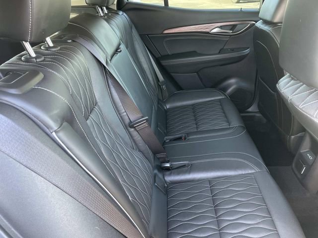 Used 2021 Buick Envision Avenir w/ Technology Package II image 32