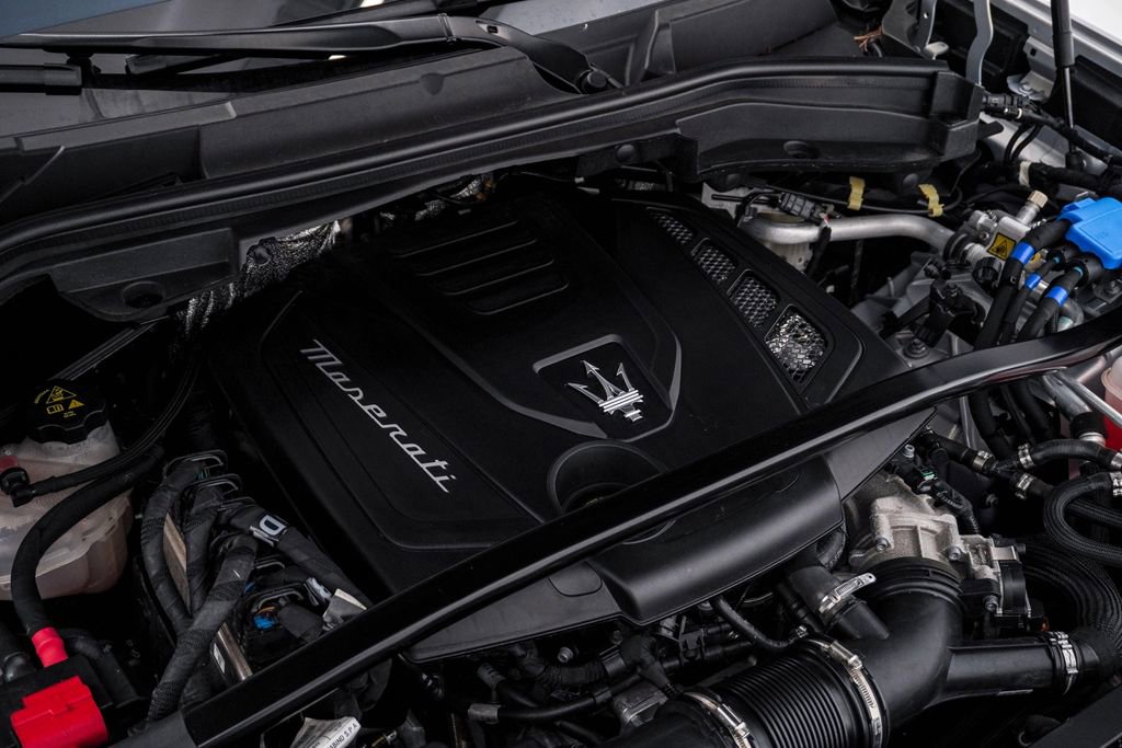Used 2023 Maserati Grecale GT image 28