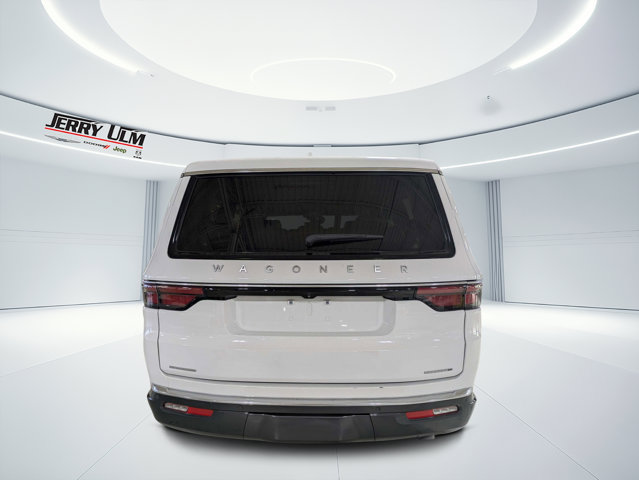 Used 2022 Jeep Wagoneer Series II AWD/4WD image 4