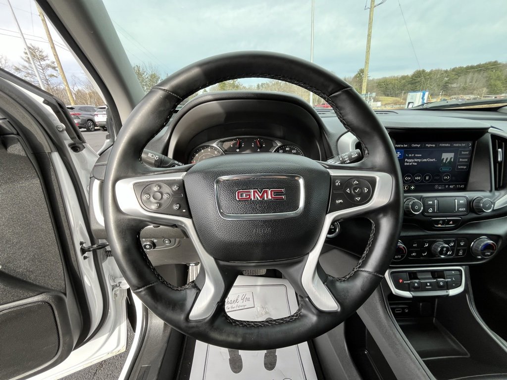 Used 2023 GMC Terrain SLT image 2