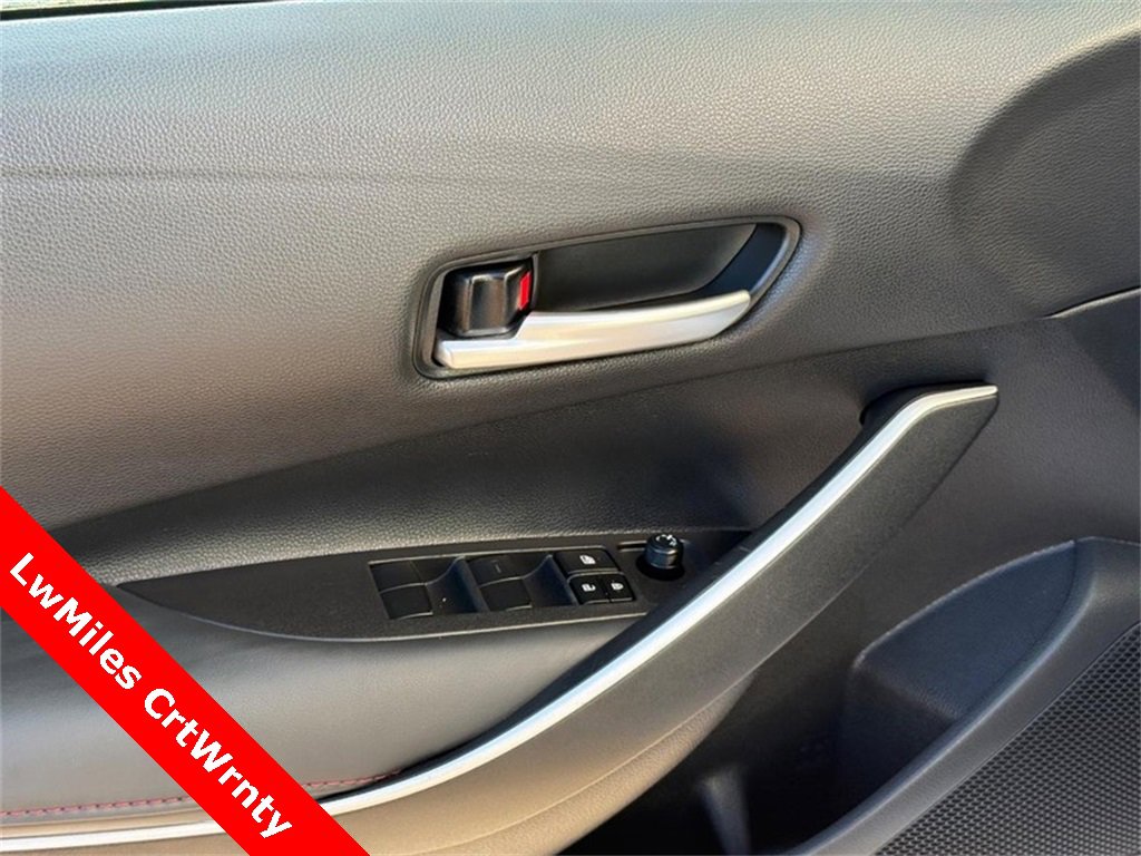 Used 2025 Toyota Corolla SE image 18