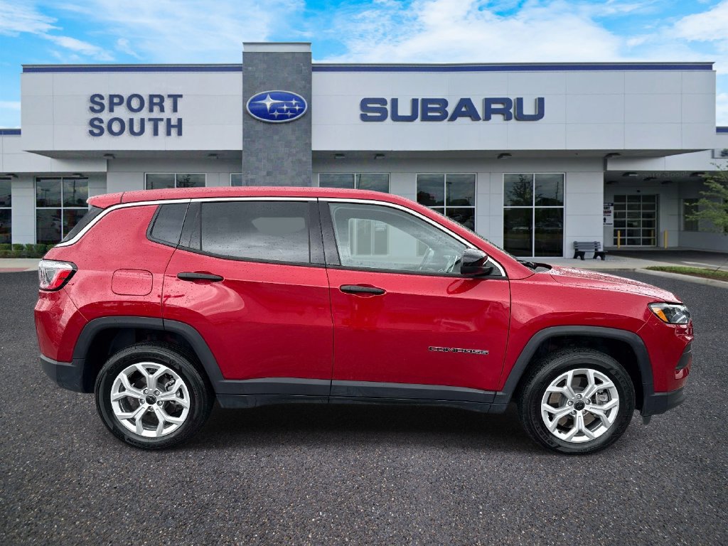 Used 2025 Jeep Compass Sport AWD/4WD image 2