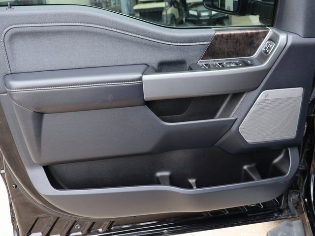 Certified 2025 Ford F350 Lariat w/ Chrome Package image 23