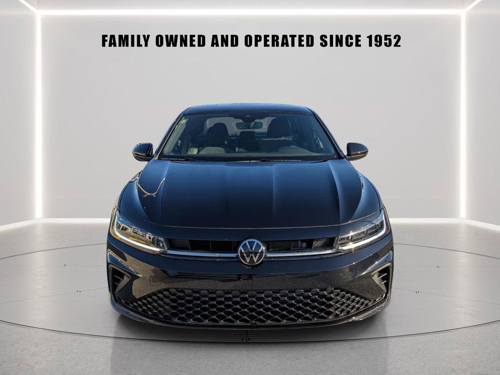Used 2025 Volkswagen Jetta Sport image 6