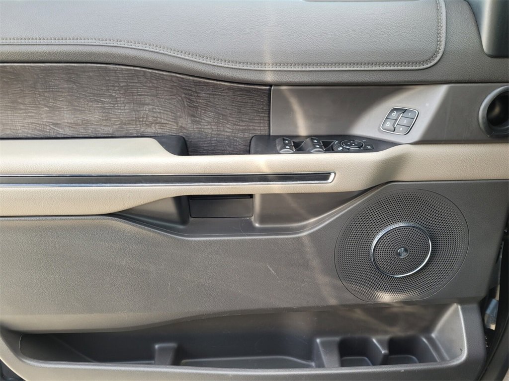 Used 2021 Ford Expedition Max Limited image 34