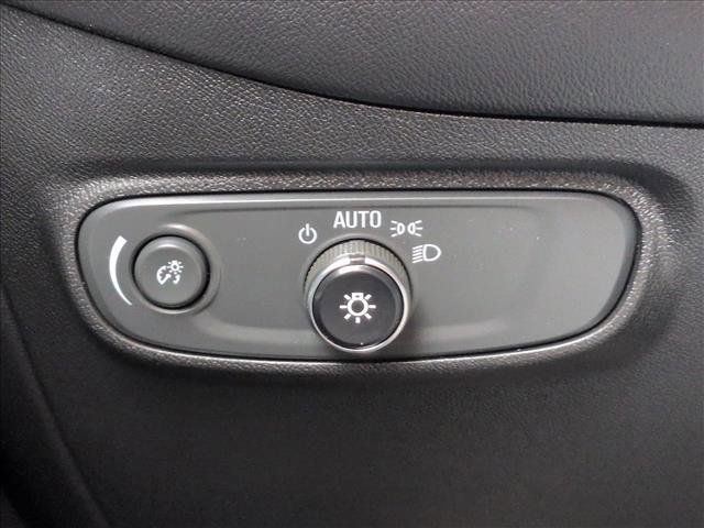 Used 2018 Chevrolet Equinox LT AWD/4WD image 17
