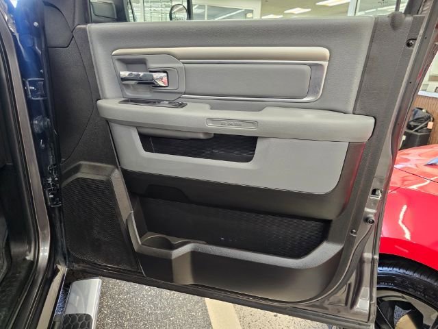 Used 2019 RAM 1500 Classic SLT image 25