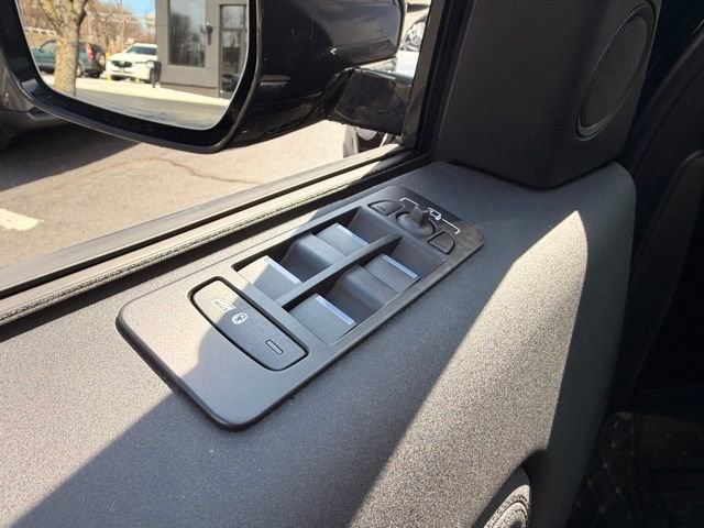 Used 2023 Land Rover Discovery Sport SE image 13