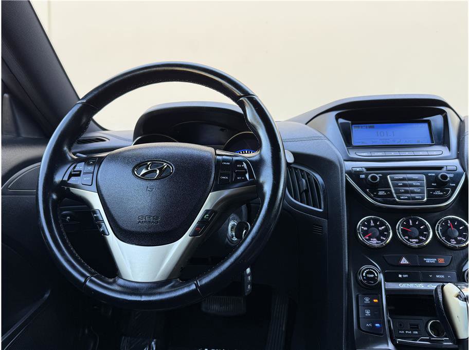 Used 2013 Hyundai Genesis 2.0T image 10