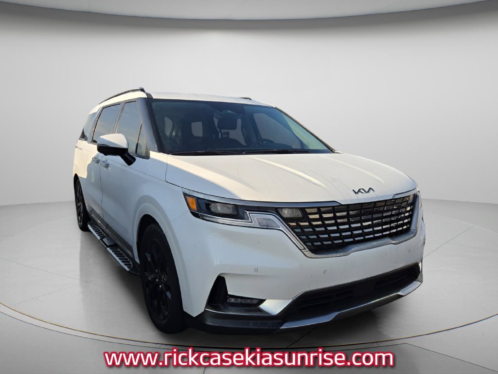 Used 2023 Kia Carnival SX FWD image 3