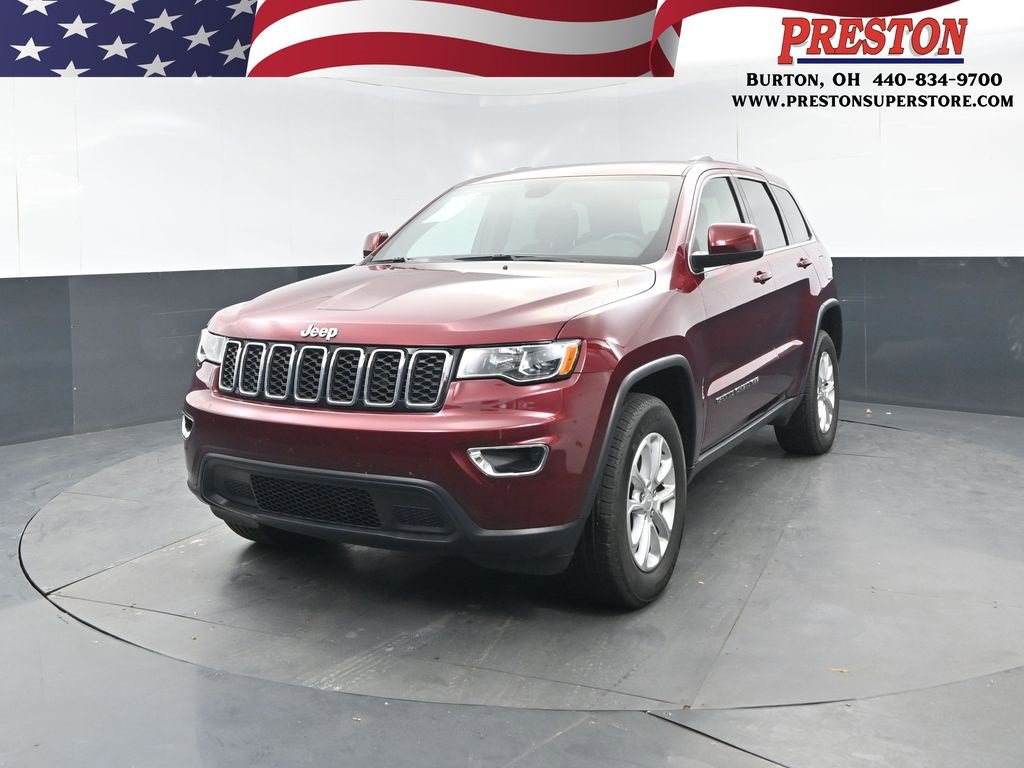 Used 2021 Jeep Grand Cherokee Laredo image 1