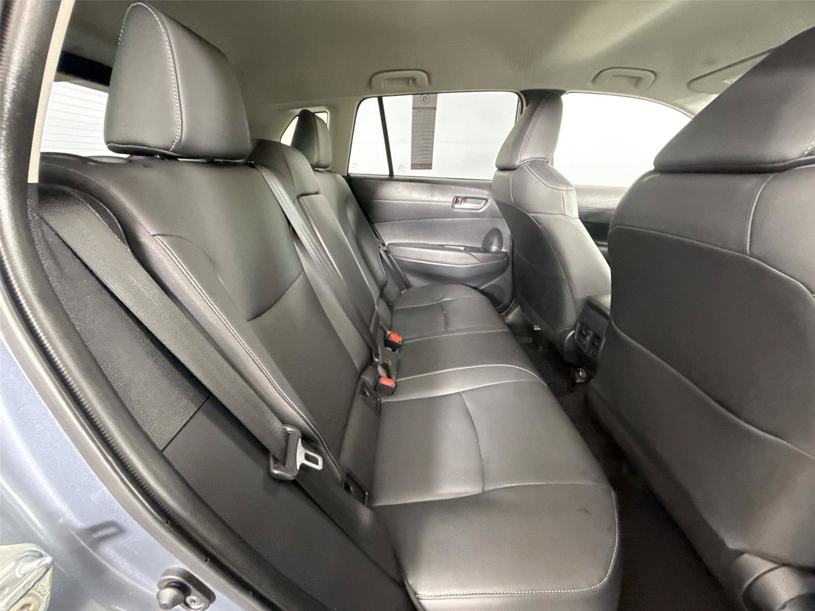 Certified 2025 Toyota Corolla Cross XLE FWD image 35