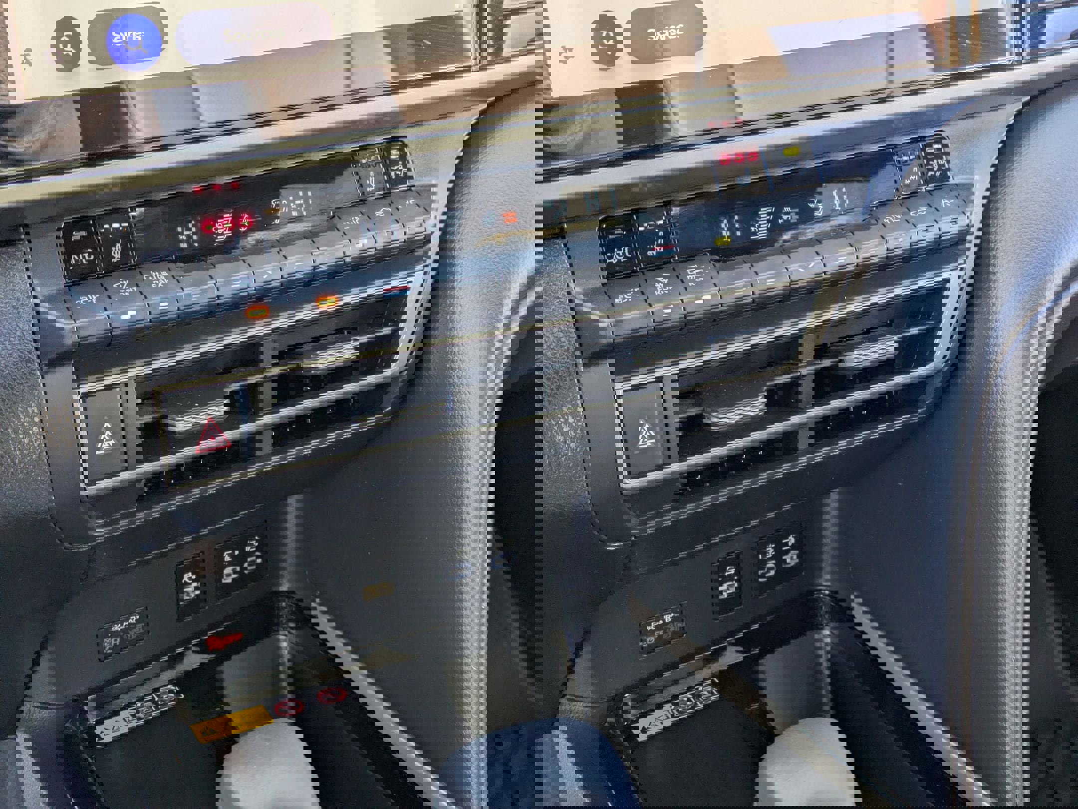 Used 2025 Toyota Camry image 22