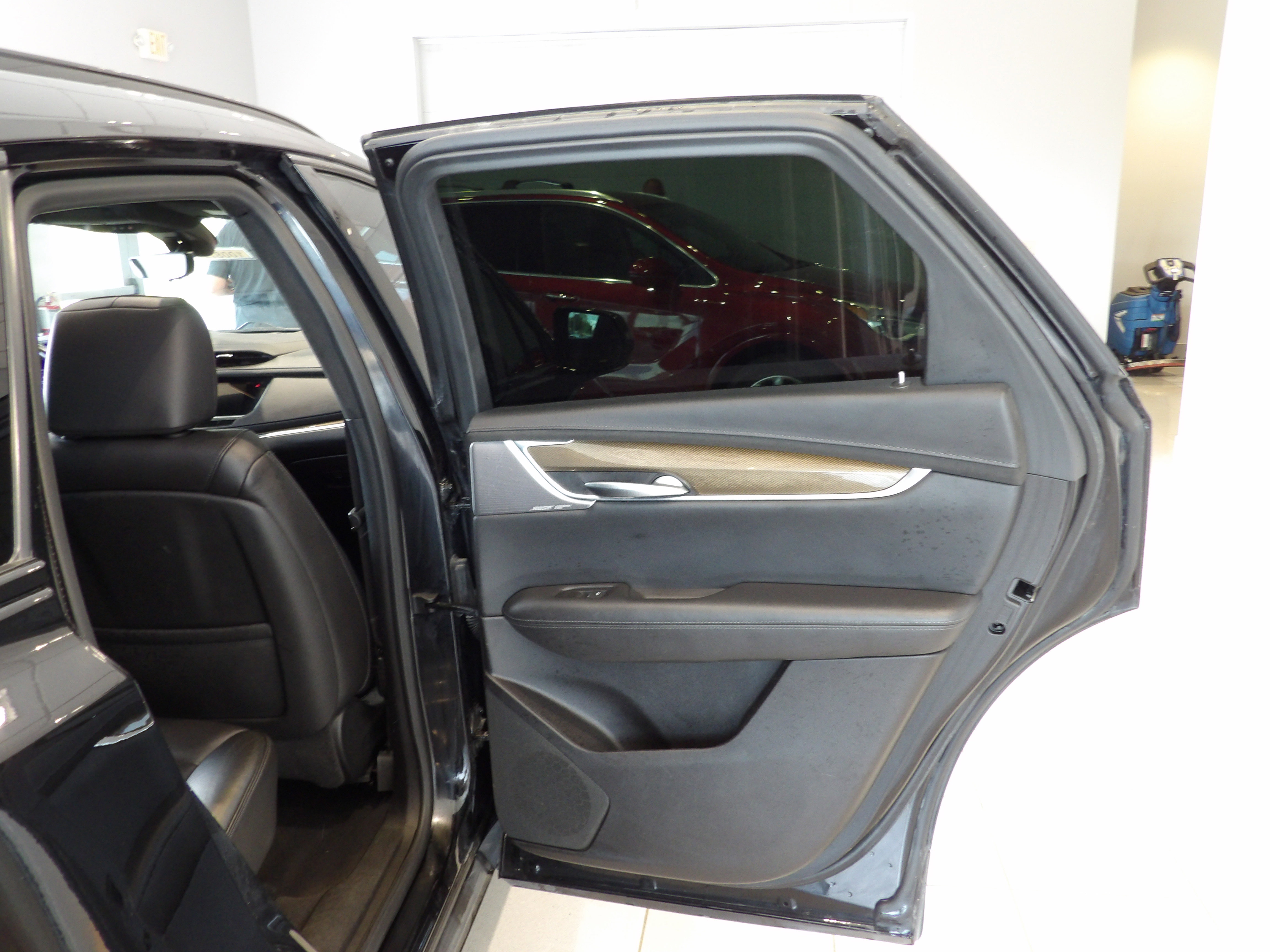 Used 2022 Cadillac XT5 Sportv w/ Platinum Package AWD/4WD image 23