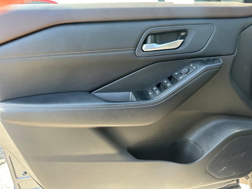 Used 2023 Nissan Rogue SV w/ SV Premium Package AWD/4WD image 41
