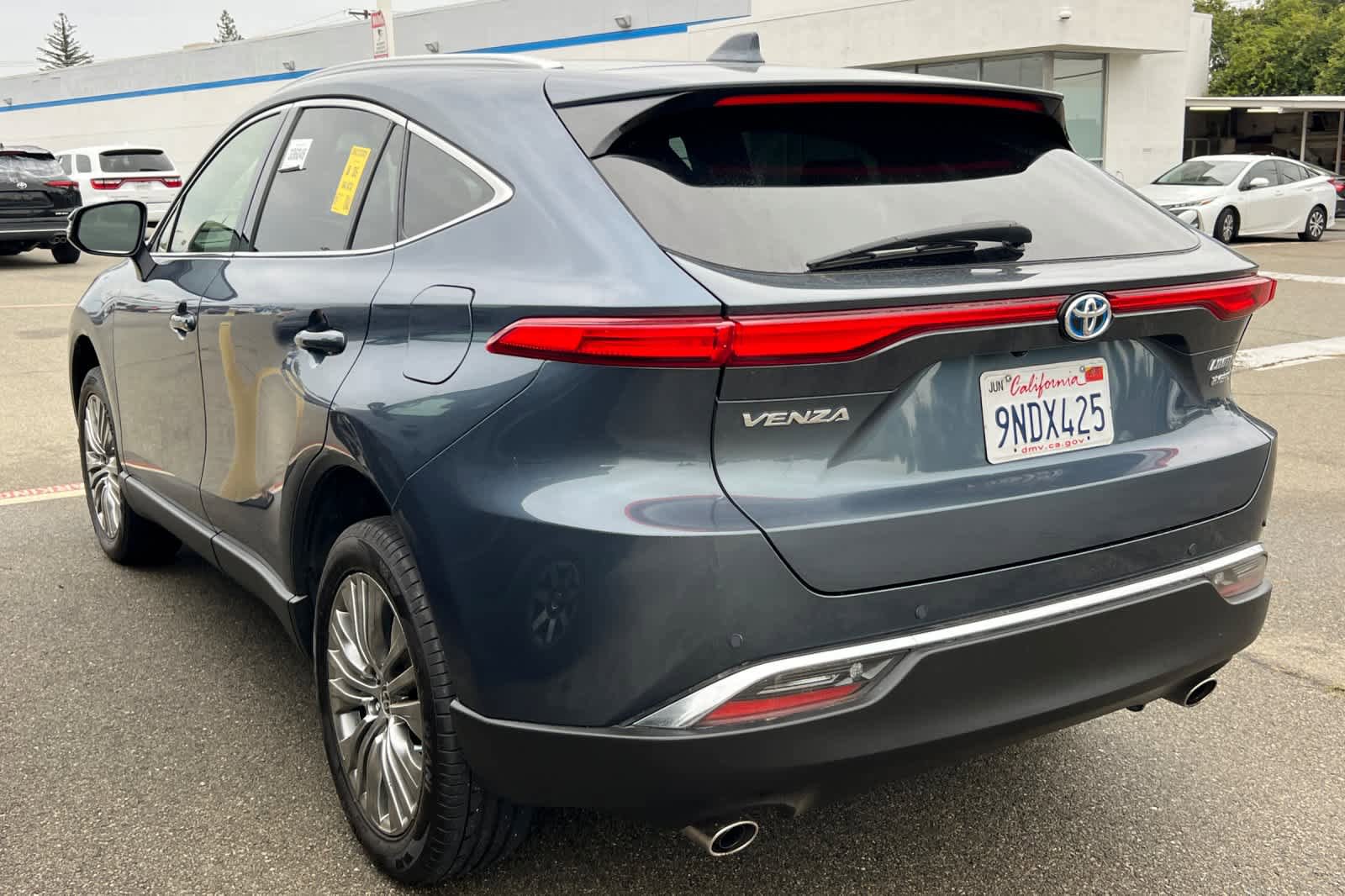 Used 2022 Toyota Venza Limited AWD/4WD image 6