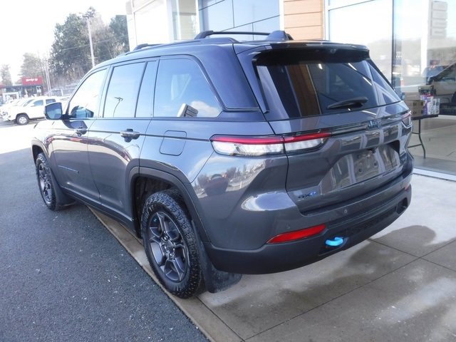 Used 2023 Jeep Grand Cherokee Trailhawk w/ Luxury Tech Group III image 17